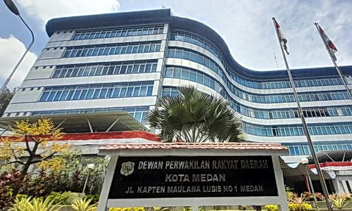 Anggota Komisi II DPRD Kota Medan T Edriansyah Rendy SH MKn minta Pemko Medan melalui Dinas Pendidikan dan Kebudayaan untuk memastikan pelaksanaan Pendaftaran Peserta Didik Baru (PPDB) tingkat SD/SMP yang tengah berlangsung berjalan dengan baik.