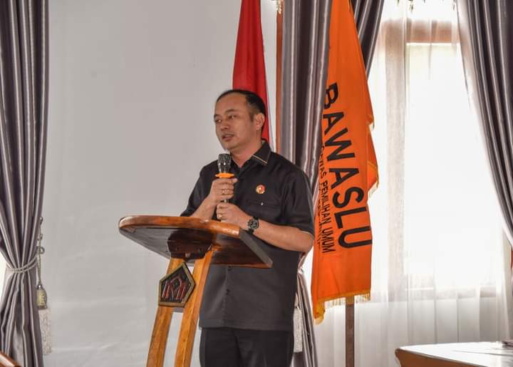 Ketua Bawaslu Humbahas, Henri W. Pasaribu S.Th