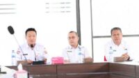 Bupati Humbahas Oloan Paniaran Nababan menyampaikan sambutan dalam acara kick off meeting, di ruang rapat kantor Bupati Humbahas, Rabu (5/3/2025).